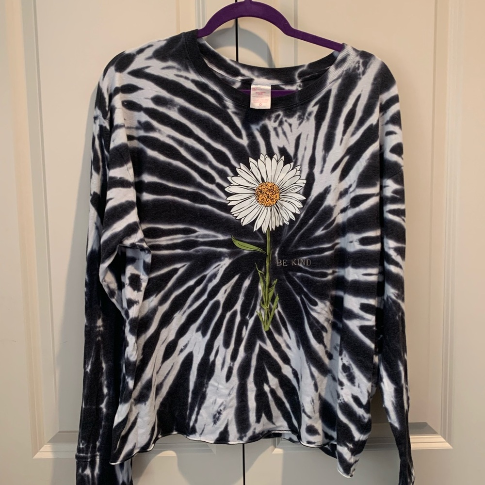 No Boundaries Black and White Tie Dye Graphic Long Sleeve Hoodie